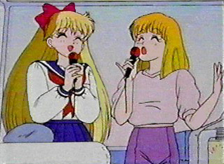 Mina y Serena cantando